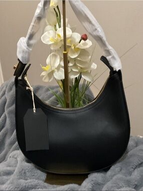 Classic Black Crescent Shoulder Bag - Elegant Everyday Carry NWOT